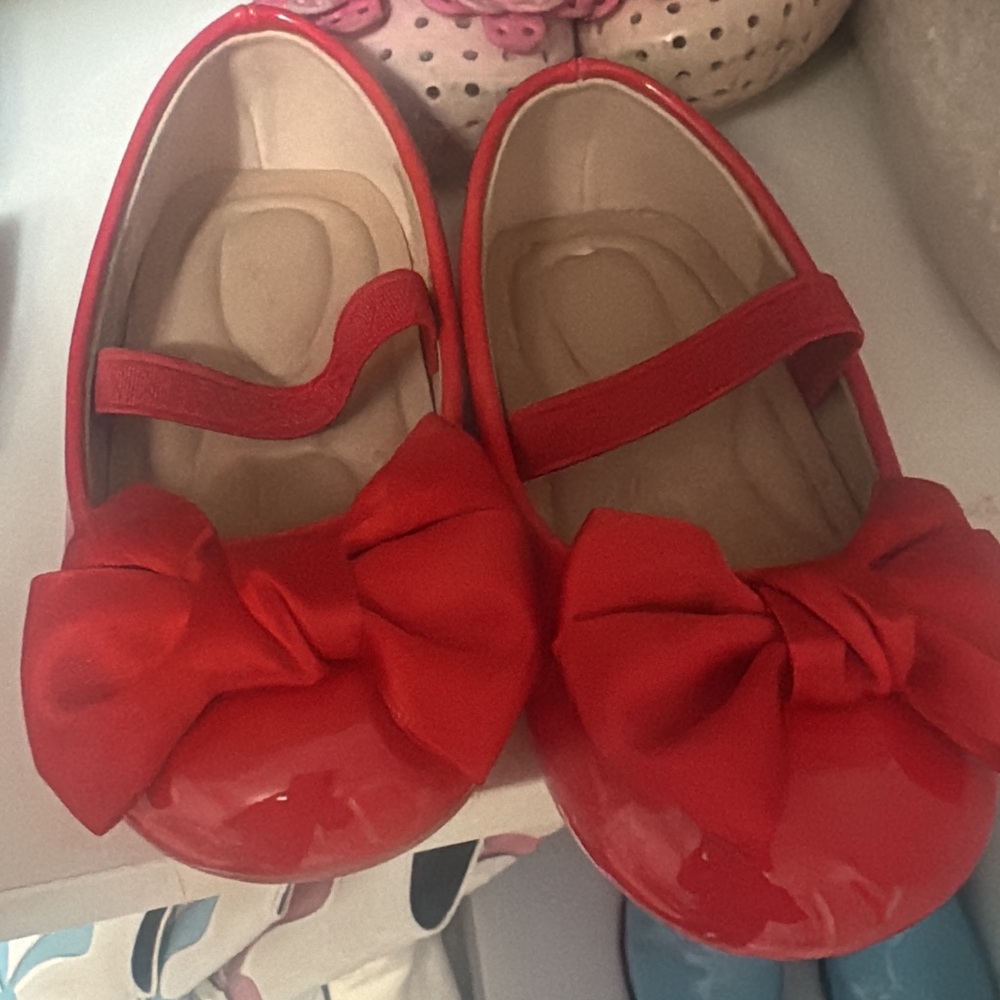 Red Bow Kids Shoes size 7
